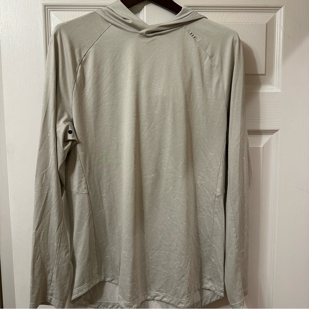 Men’s Lululemon lightweight long sleeve with hood